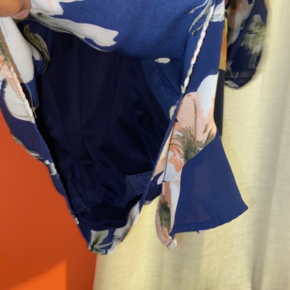 Flower romper size: 1X - Picture 4 of 4